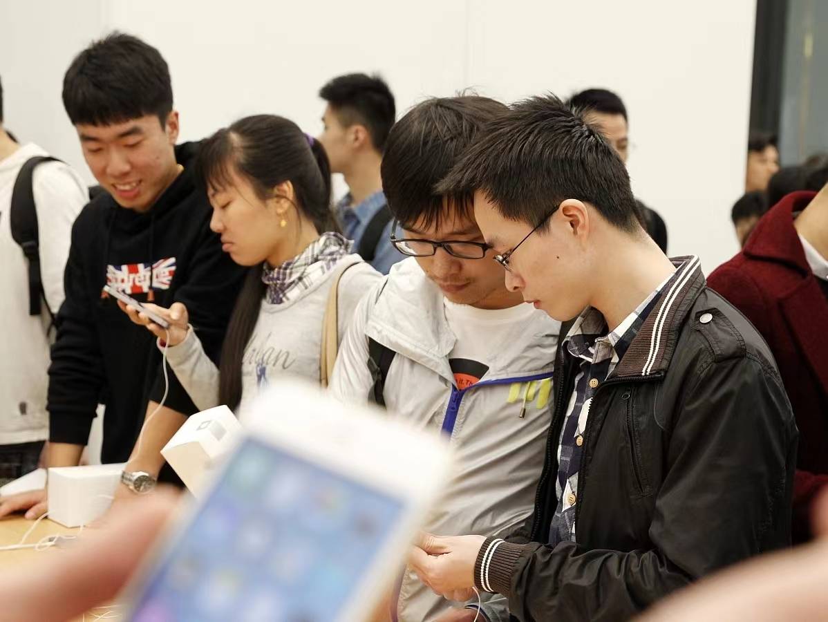 00后无资金如何创业 利用互联网平台 社交媒体